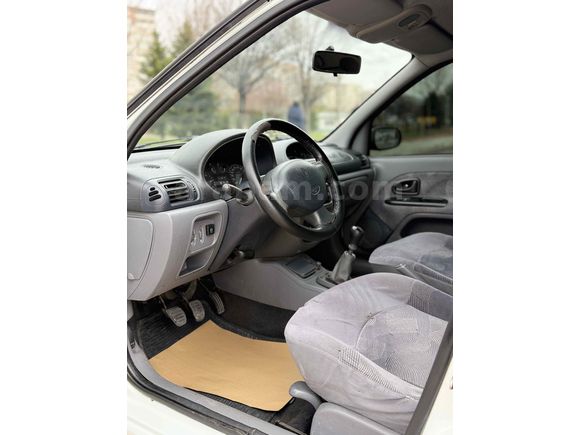 Sahibinden Renault Clio 1.6 RXT 2000 Model 