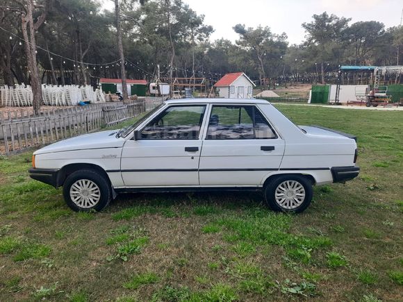 Galeriden Renault R 9 1.4 Spring 1996 Model Antalya