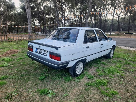 Galeriden Renault R 9 1.4 Spring 1996 Model Antalya