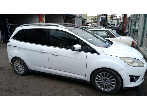 Sahibinden Ford Grand C-Max 1.6 TDCI Titanium 2013 Model