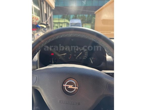 Klimalı Corsa 1.4 GLS 2000 model