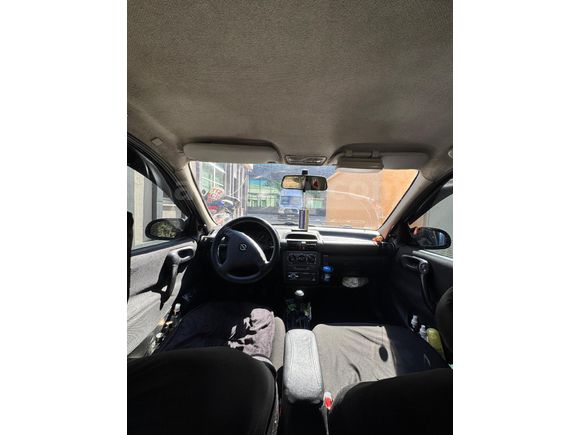 Klimalı Corsa 1.4 GLS 2000 model