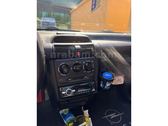 Klimalı Corsa 1.4 GLS 2000 model