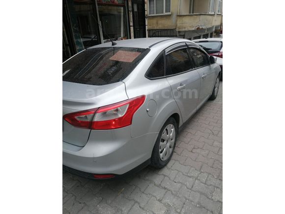 Sahibinden Ford Focus 1.6 Ti-VCT Trend 2012 Model