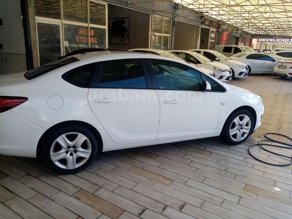 Galeriden Opel Astra 1.6 Edition 2015 Model Kayseri