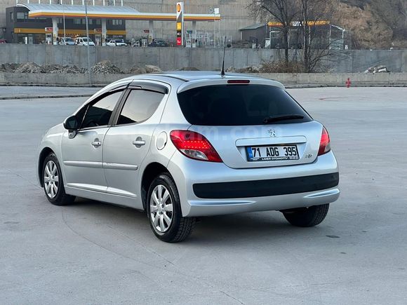 Sahibinden Peugeot 207 1.4 VTi Active 2011 Model