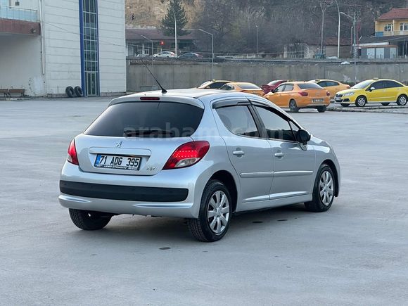 Sahibinden Peugeot 207 1.4 VTi Active 2011 Model