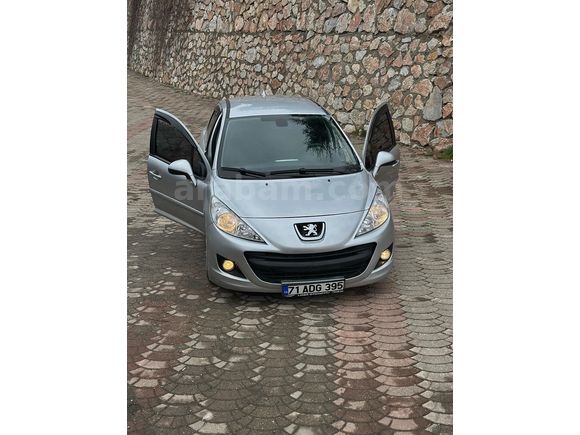 Sahibinden Peugeot 207 1.4 VTi Active 2011 Model
