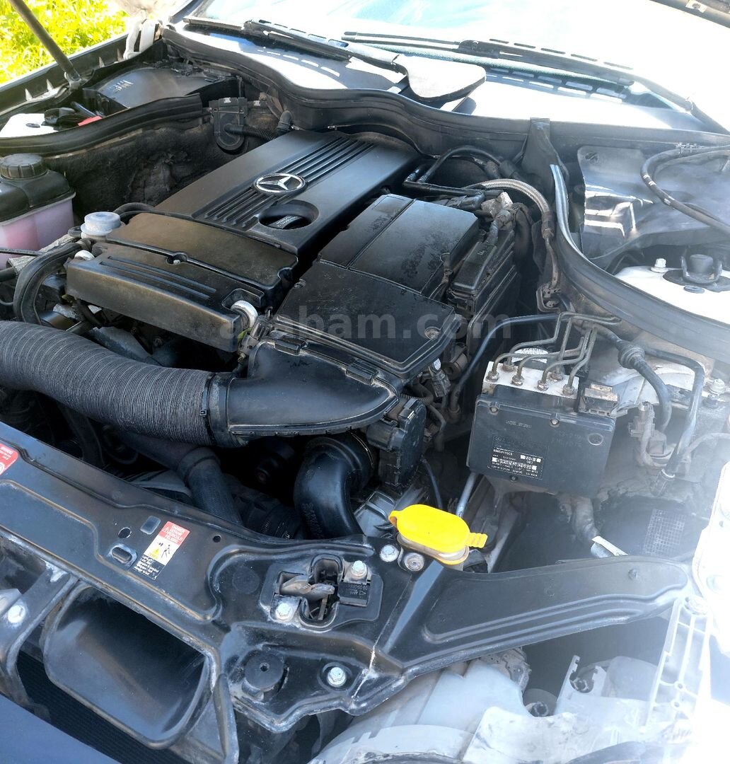 Sahibinden Mercedes - Benz CLK 200 Kompressor Avantgarde 2004 Model Amasya 271.000 km Beyaz 5