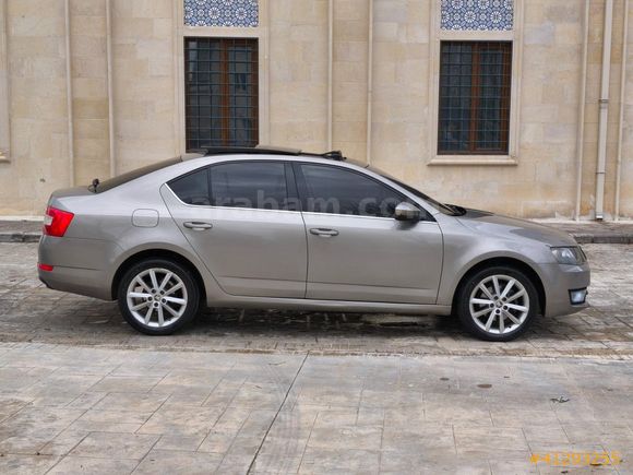 ÜMİT AUTO/2013/CAM TAVAN/SKODA/OCTAVİA/ELEGANCE/DSG/