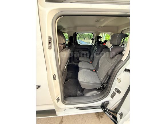 Sahibinden Opel Combo 1.5 CDTI Essential 2025 Model 