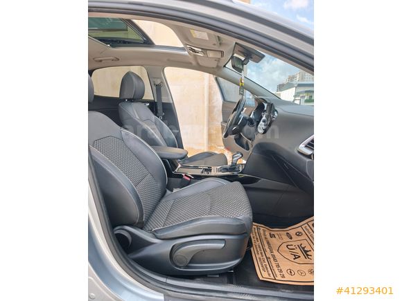 ÜMİT AUTO/2023/CAM TAVAN/CEED/ELEGANCE/OTOMATİK/71.BİN.KM/