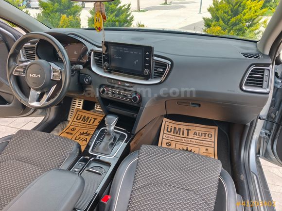 ÜMİT AUTO/2023/CAM TAVAN/CEED/ELEGANCE/OTOMATİK/71.BİN.KM/