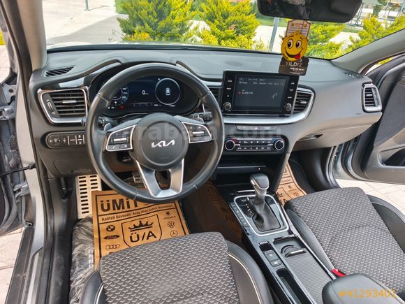 ÜMİT AUTO/2023/CAM TAVAN/CEED/ELEGANCE/OTOMATİK/71.BİN.KM/