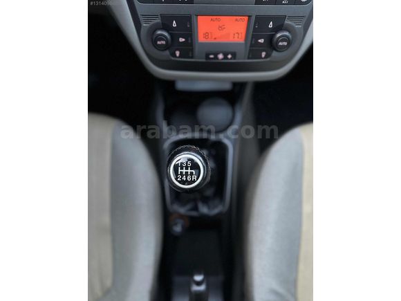 135 BİN KM - 6 İLERİ 105 HP SUNROOF