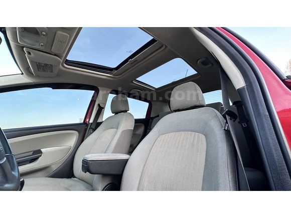 135 BİN KM - 6 İLERİ 105 HP SUNROOF