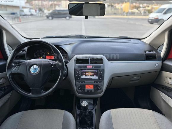 135 BİN KM - 6 İLERİ 105 HP SUNROOF