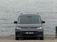 HATASIZ 2025 CADDY STYLE 2.0 TDİ 17 KM FATURALI CAM TAVAN FUL+FUL