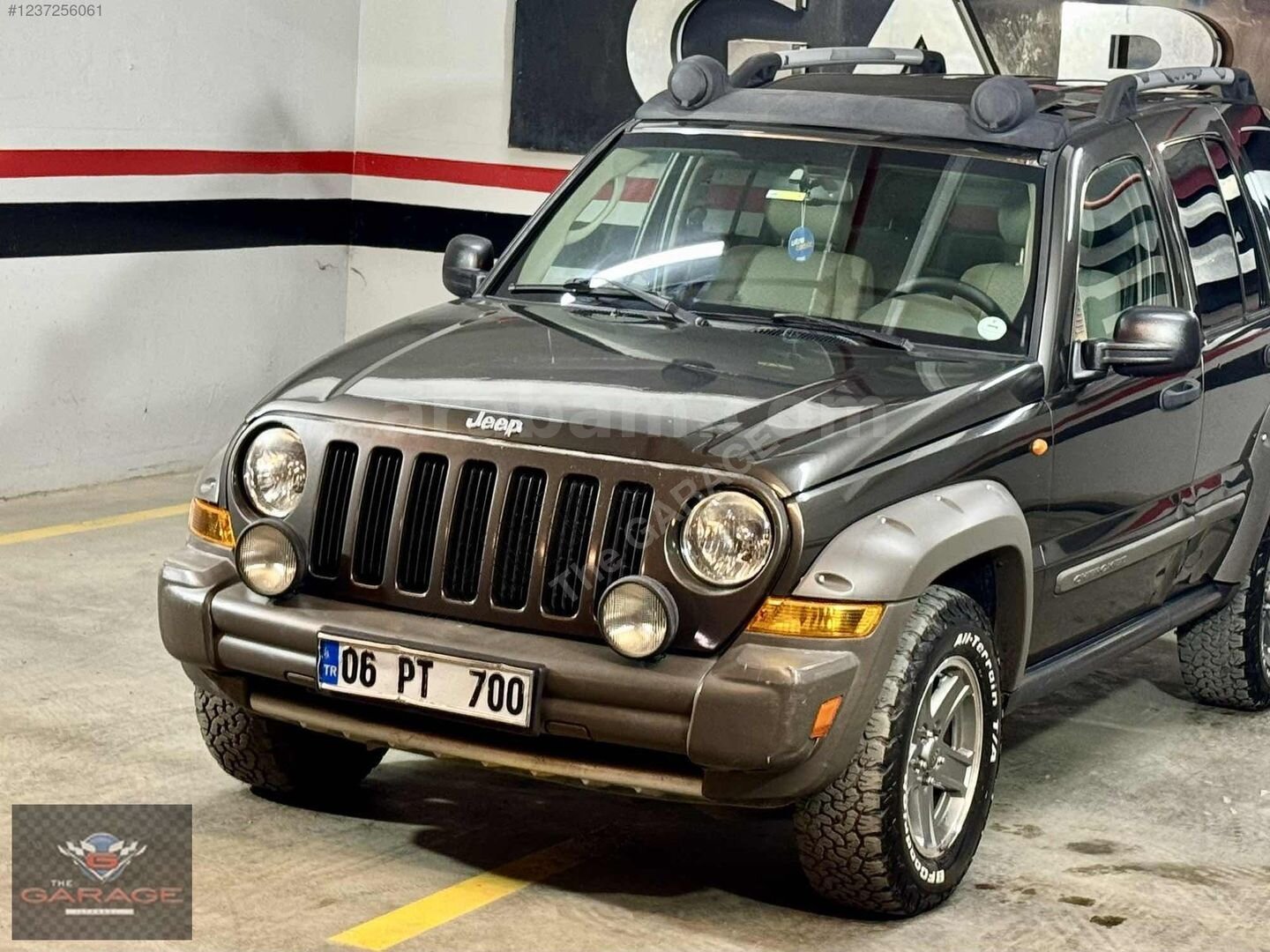 Galeriden Jeep Cherokee 2.8 CRD Renegade 2006 Model İstanbul 252.000 km Yeşil 7