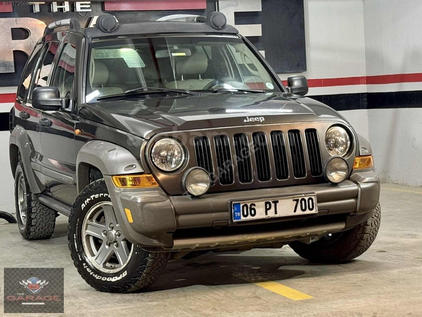 Galeriden Jeep Cherokee 2.8 CRD Renegade 2006 Model İstanbul 252.000 km Yeşil 1