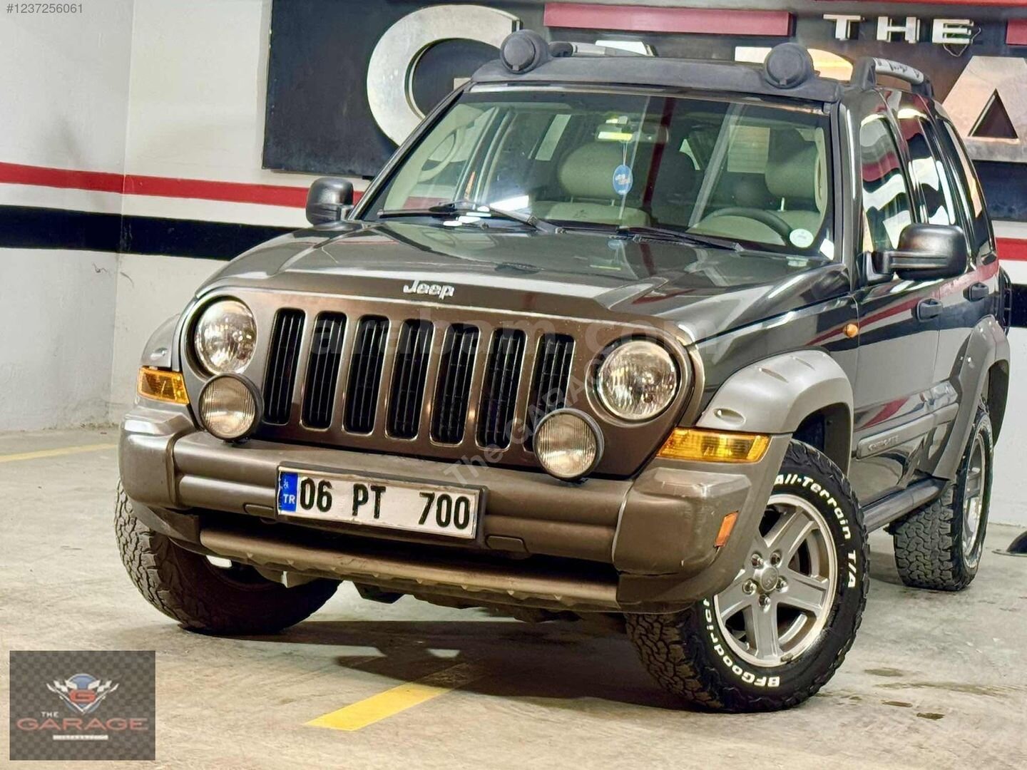 Galeriden Jeep Cherokee 2.8 CRD Renegade 2006 Model İstanbul 252.000 km Yeşil 3