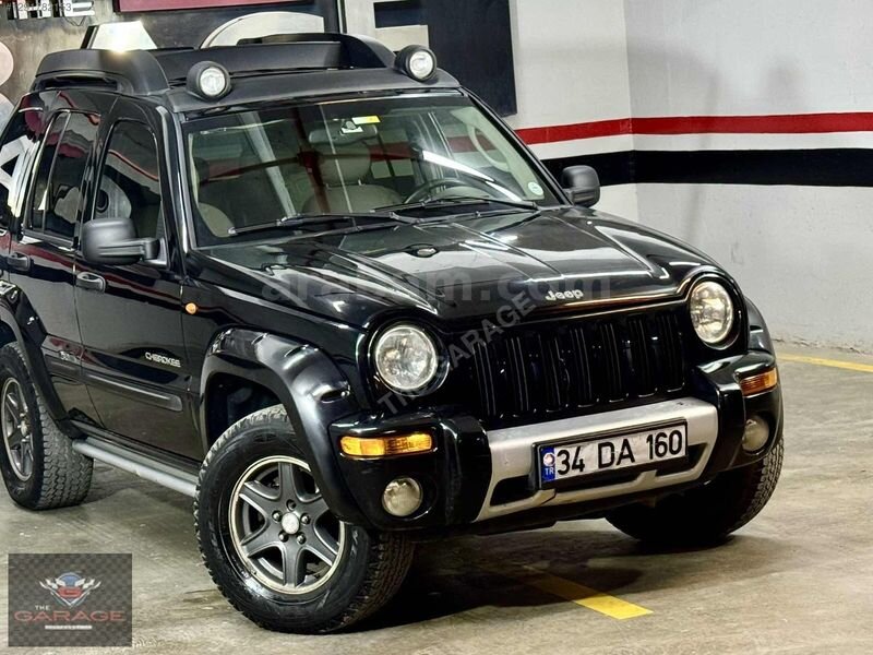 Galeriden Jeep Cherokee 3.7 Renegade 2004 Model İstanbul 173.000 km Siyah