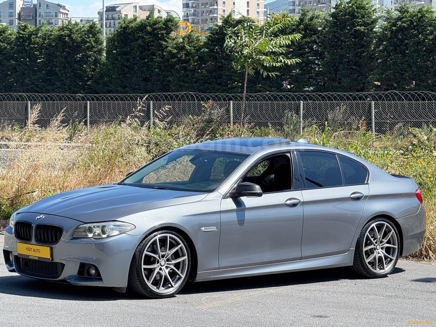 Galeriden BMW 5 Serisi 520i Executive M Sport 2016 Model İstanbul 211.000 km Füme 3