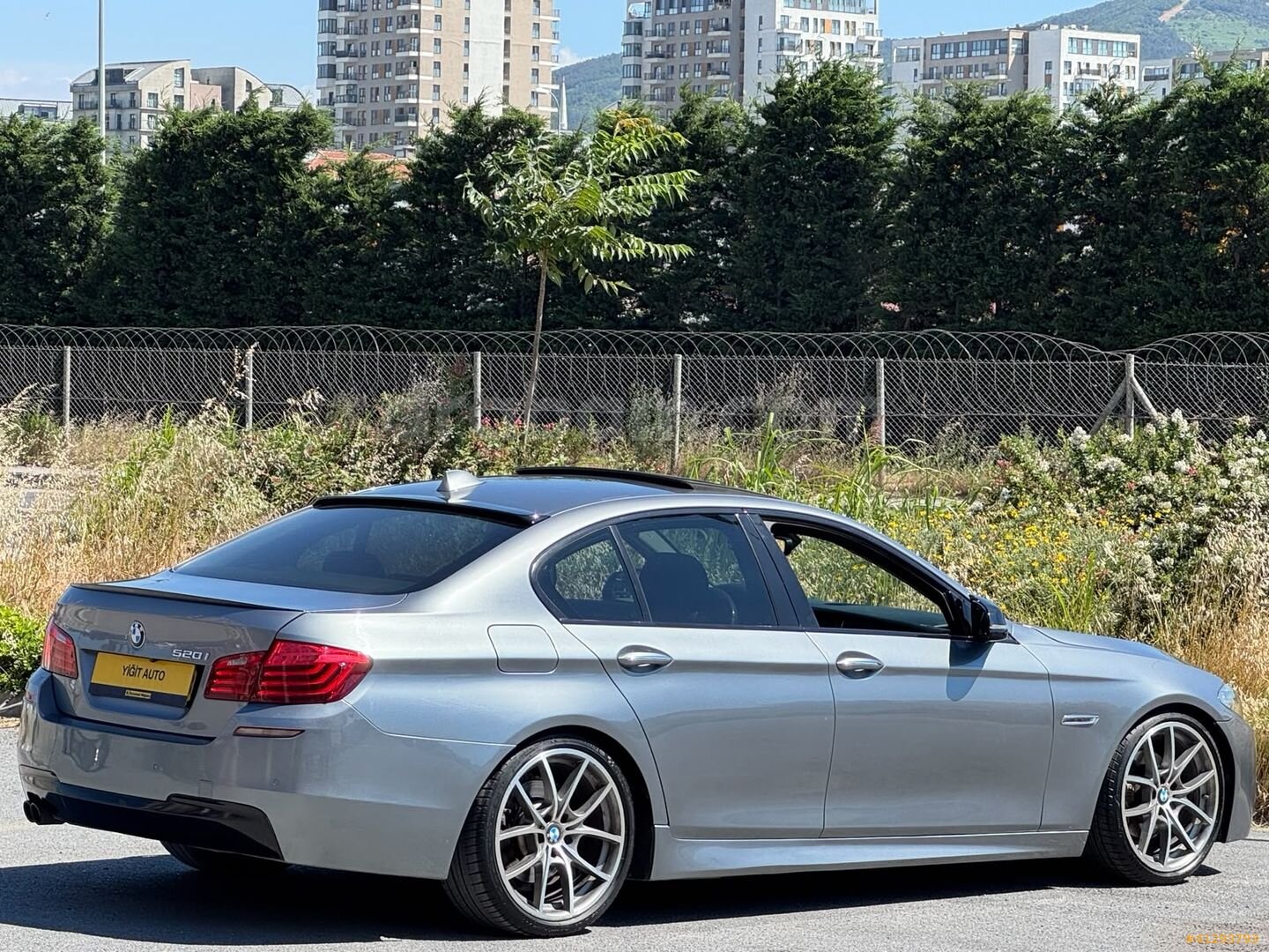 Galeriden BMW 5 Serisi 520i Executive M Sport 2016 Model İstanbul 211.000 km Füme 6