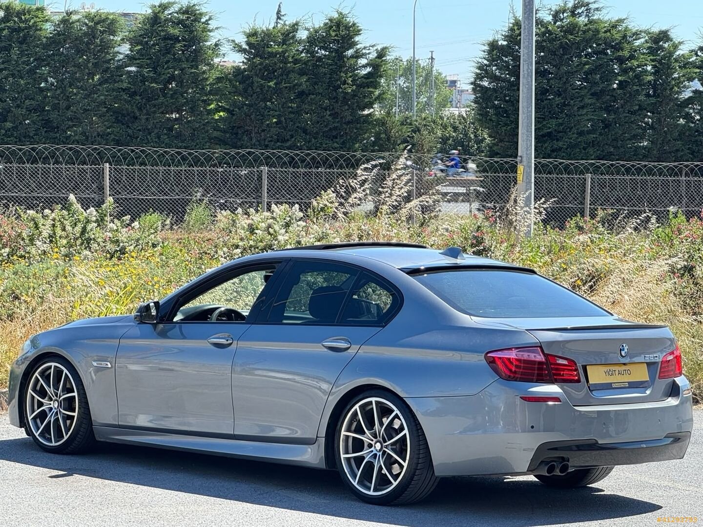 Galeriden BMW 5 Serisi 520i Executive M Sport 2016 Model İstanbul 211.000 km Füme 5