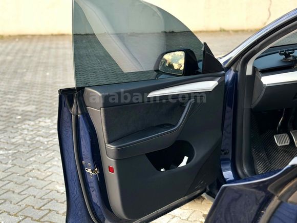  Tesla Model Y Standart Range   DEEP BLUE İÇ BEYAZ