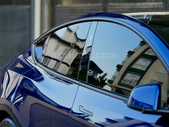  Tesla Model Y Standart Range   DEEP BLUE İÇ BEYAZ