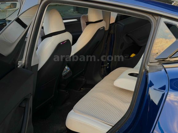  Tesla Model Y Standart Range   DEEP BLUE İÇ BEYAZ