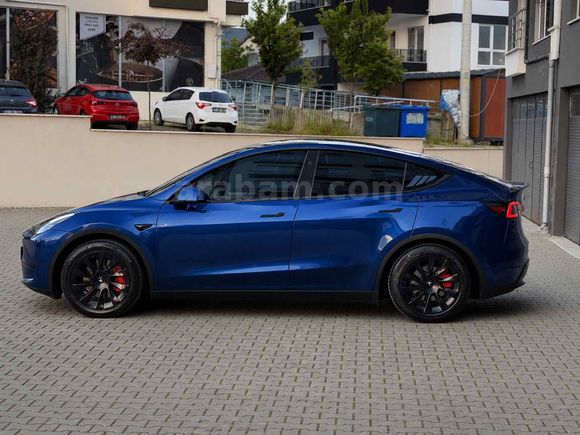  Tesla Model Y Standart Range   DEEP BLUE İÇ BEYAZ