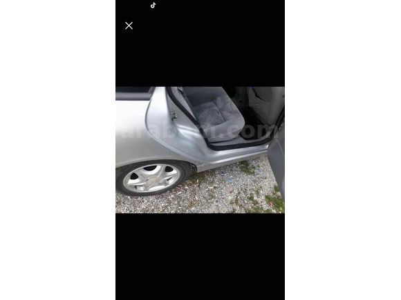 Sahibinden Renault Laguna 1.8 RXE 2000 Model 