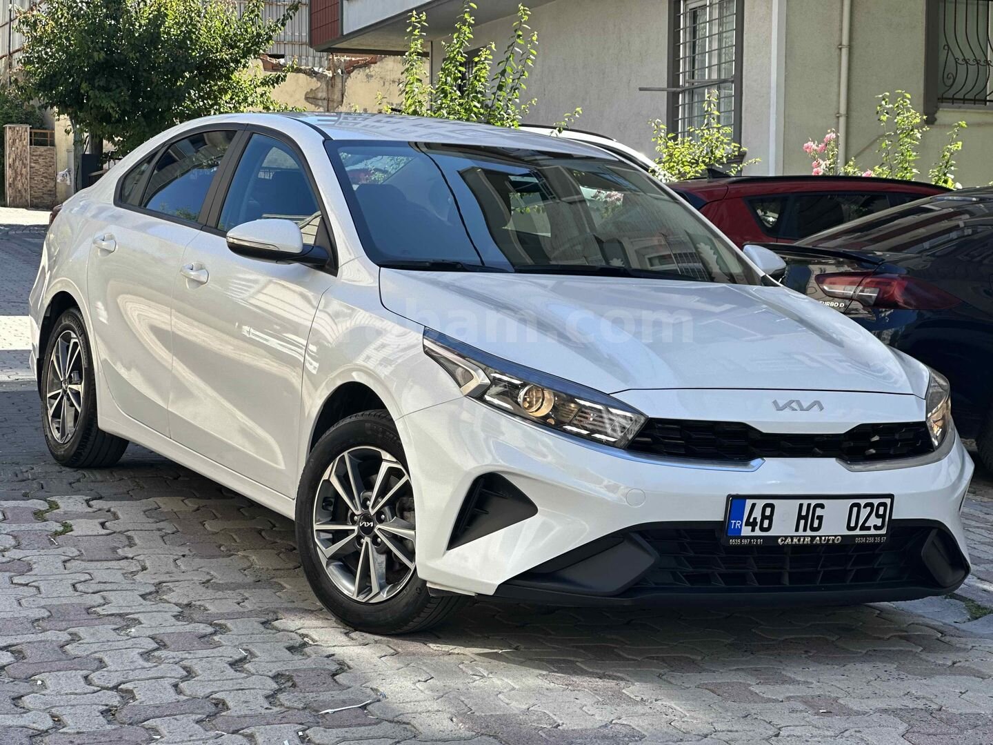 Galeriden Kia Cerato 1.6 MPI Elegance 2022 Model İstanbul 49.850 km Beyaz 1