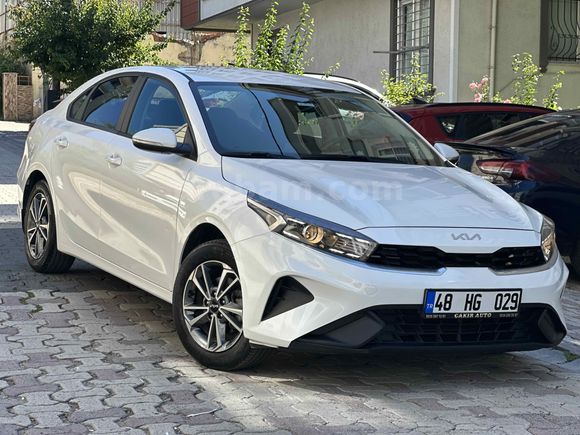 Galeriden Kia Cerato 1.6 MPI Elegance 2022 Model İstanbul