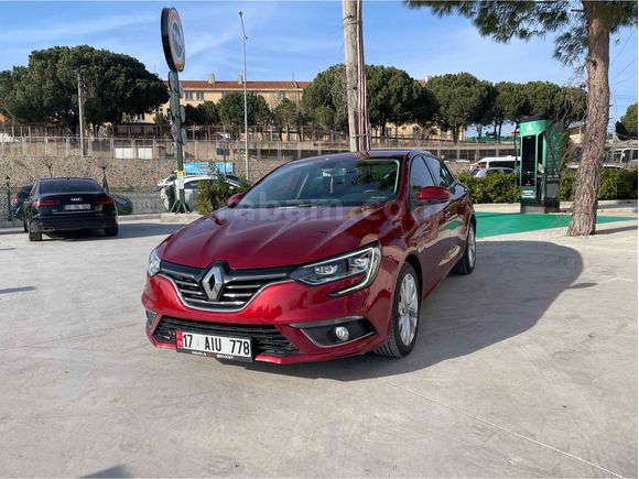 Sahibinden Renault Megane 1.3 TCe Icon 2020 Model Çanakkale 59.000 km Kırmızı