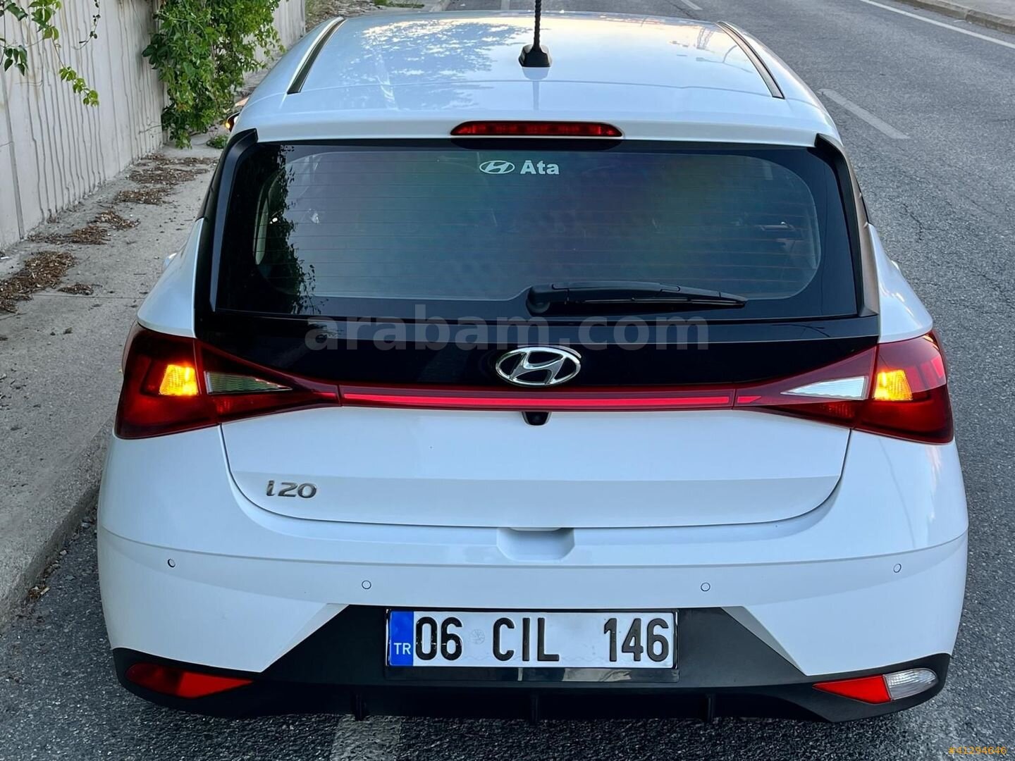Galeriden Hyundai i20 1.4 MPI Style 2021 Model İstanbul 41.850 km Beyaz 5