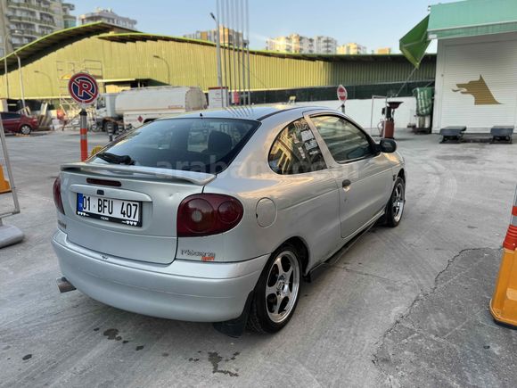 Sahibinden Renault Megane 1.6 Coupe Dynamique  2000 Model 