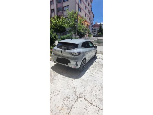 Sahibinden Tam donanımlı Orijinal Renault Clio 1.0 TCe Techno Esprit Alpine 2025 Model