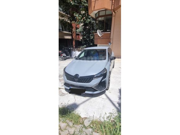 Sahibinden Tam donanımlı Orijinal Renault Clio 1.0 TCe Techno Esprit Alpine 2025 Model
