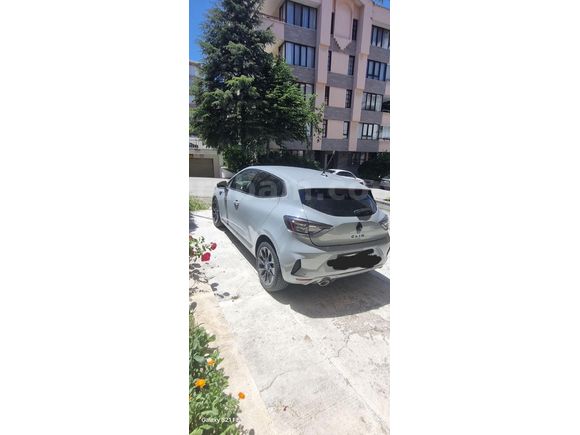 Sahibinden Tam donanımlı Orijinal Renault Clio 1.0 TCe Techno Esprit Alpine 2025 Model