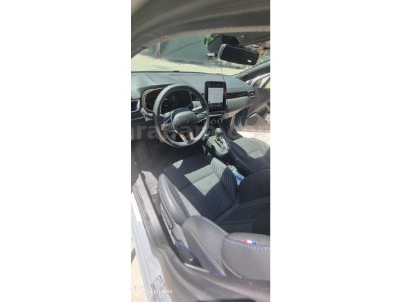 Sahibinden Tam donanımlı Orijinal Renault Clio 1.0 TCe Techno Esprit Alpine 2025 Model