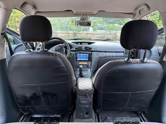 Renault Laguna 1.6 Expression 2005 Model