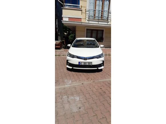 Sahibinden Toyota Corolla 1.6 Advance 2018 Model  88.000 km Beyaz