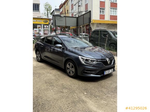 Megane Sedan 1.3 TCe Touch EDC