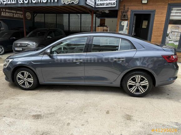 Megane Sedan 1.3 TCe Touch EDC