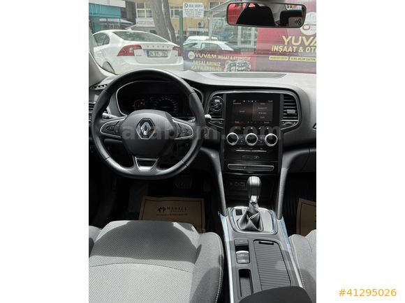 Megane Sedan 1.3 TCe Touch EDC