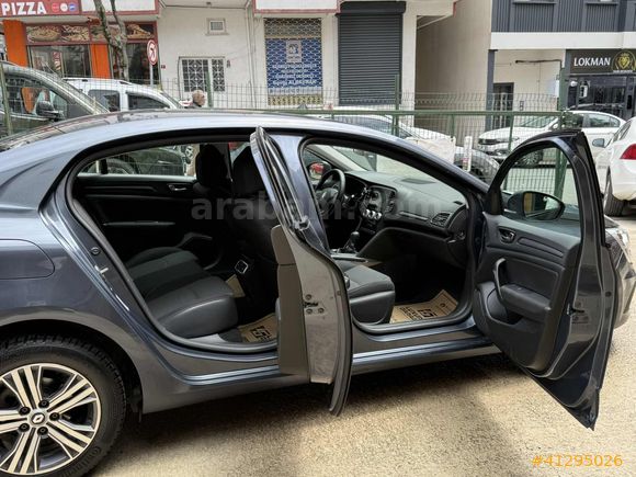 Megane Sedan 1.3 TCe Touch EDC