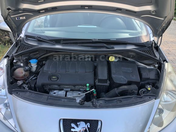 Öğretmenden Peugeot 207 1.4 Trendy 